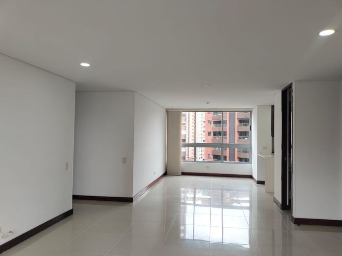 Apartamento de 3 alcobas en arriendo en Santa María De Los Ángeles, Medellín, 147 m² · foto 3 de 19