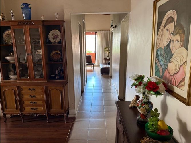 Apartamento de 2 alcobas en venta en Laureles, Medellín, 111 m² · foto 2 de 7
