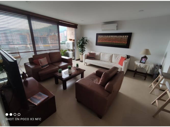 Apartamento en venta en Los Naranjos, Medellín · foto 5 de 17