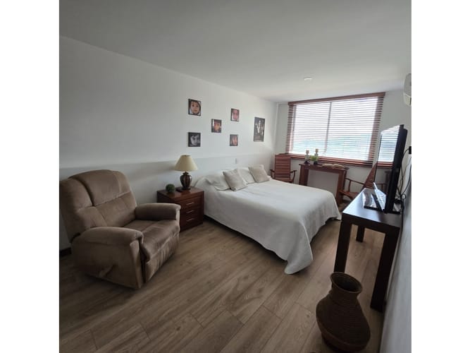 Apartamento en venta en Los Naranjos, Medellín · foto 7 de 17