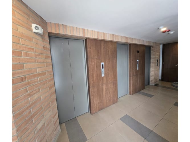 Apartamento en venta en Los Naranjos, Medellín · foto 11 de 17