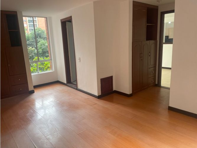 Apartamento de 2 alcobas en venta en Loma De San Julian, Medellín, 61 m² · foto 5 de 12