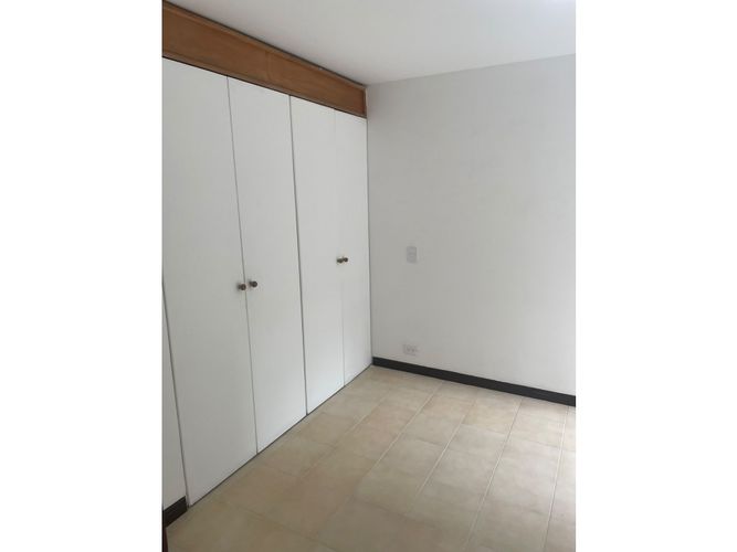 Apartamento de 2 alcobas en venta en Loma De San Julian, Medellín, 61 m² · foto 6 de 12