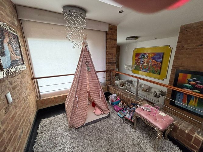 Casa de 4 alcobas en venta en C.C. Paseo Villa Del Rio, Bogotá, 472 m² · foto 6 de 24