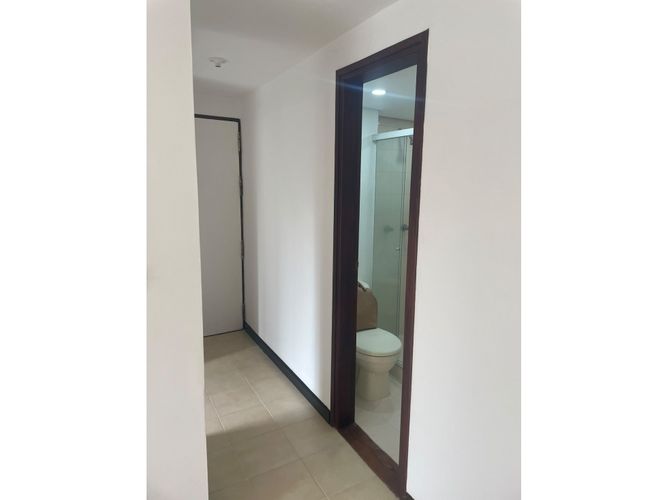 Apartamento de 2 alcobas en venta en Loma De San Julian, Medellín, 61 m² · foto 8 de 12