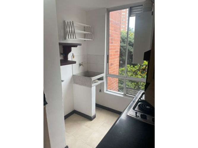 Apartamento de 2 alcobas en venta en Loma De San Julian, Medellín, 61 m² · foto 11 de 12
