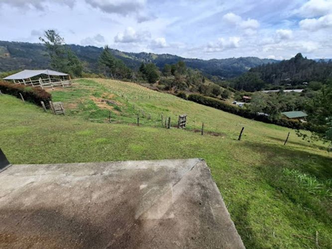 Casa de 3 alcobas en arriendo en San Jose, Guarne, 250 m² · foto 16 de 24
