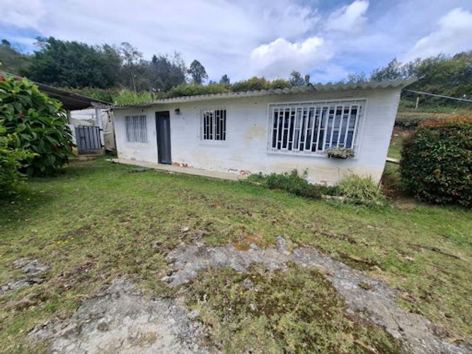 Casa de 3 alcobas en arriendo en San Jose, Guarne, 250 m² · foto 19 de 24