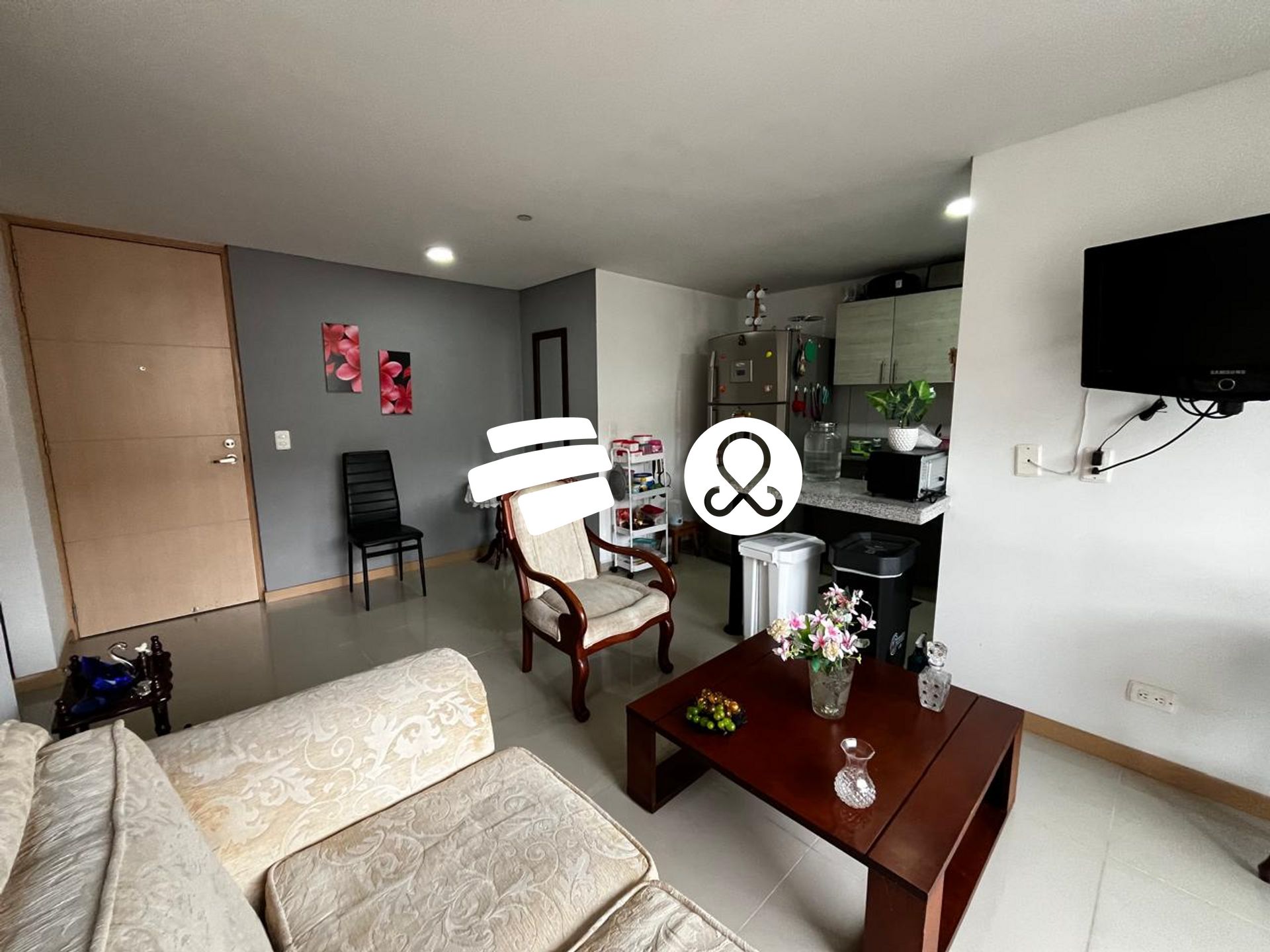 Apartamento en venta en Zona Centro, Envigado · foto 2 de 16