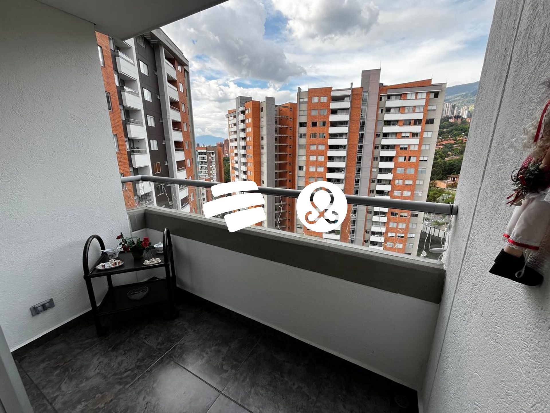 Apartamento en venta en Zona Centro, Envigado · foto 4 de 16
