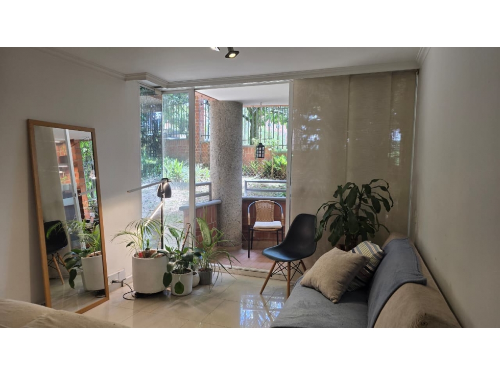 Apartamento en venta en Loma Linda, Envigado · foto 2 de 12