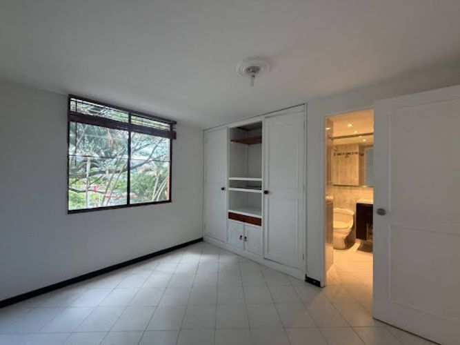 Apartamento de 3 alcobas en venta en Loma De Las Brujas, Envigado, 92 m² · foto 8 de 16