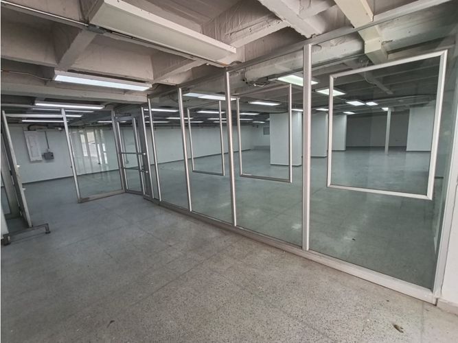 Local en venta en La Pilarica, Medellín, 285 m² · foto 4 de 10