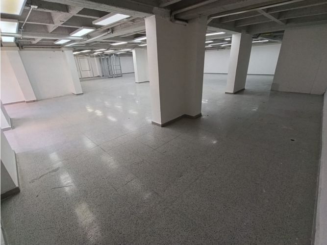 Local en venta en La Pilarica, Medellín, 285 m² · foto 5 de 10