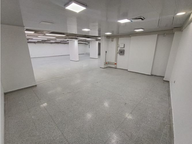 Local en venta en La Pilarica, Medellín, 285 m² · foto 7 de 10