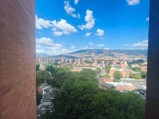 Consultorio en arriendo en Los Pinos, Medellín, 38 m² · foto 7 de 10