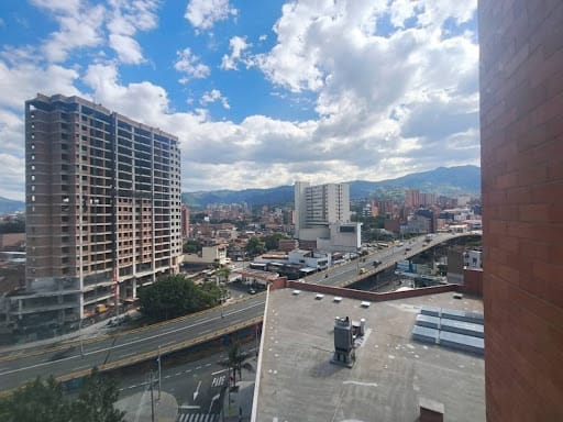 Consultorio en arriendo en Los Pinos, Medellín, 38 m² · foto 8 de 10