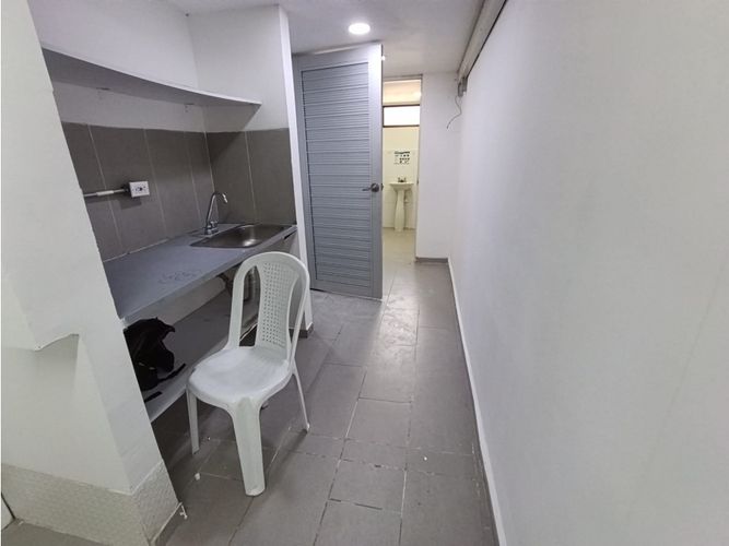 Local en venta en La Pilarica, Medellín, 285 m² · foto 9 de 10