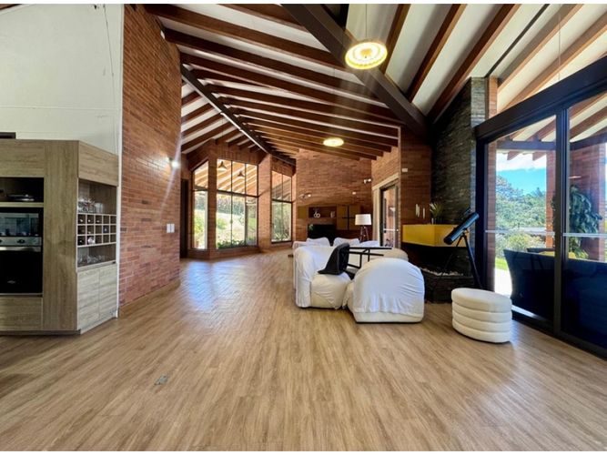 Casa de 5 alcobas en venta en Vallano, El Retiro, 359 m² · foto 3 de 20