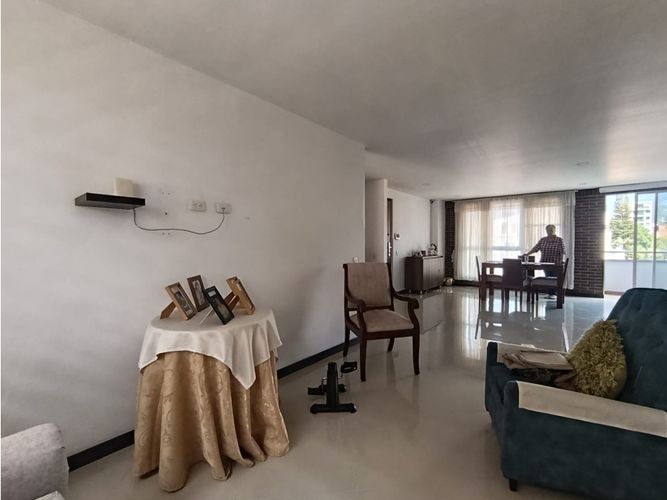 Apartamento de 2 alcobas en venta en Rosales, Medellín, 73 m² · foto 2 de 21