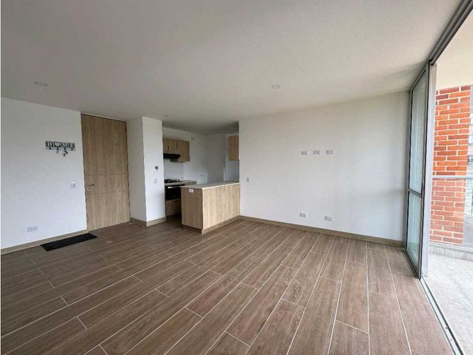 Apartamento de 2 alcobas en venta en Centro, Rionegro, 65 m² · foto 2 de 12