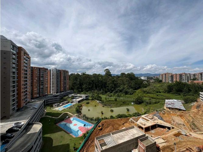 Apartamento de 2 alcobas en venta en Centro, Rionegro, 65 m² · foto 3 de 12