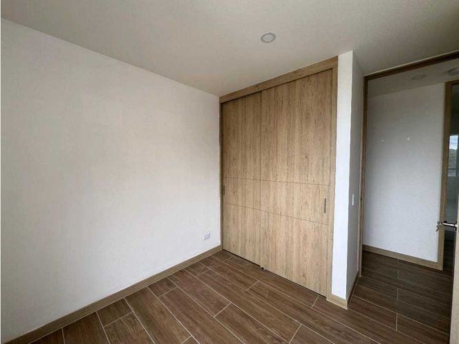 Apartamento de 2 alcobas en venta en Centro, Rionegro, 65 m² · foto 7 de 12