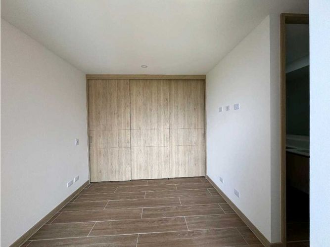 Apartamento de 2 alcobas en venta en Centro, Rionegro, 65 m² · foto 11 de 12