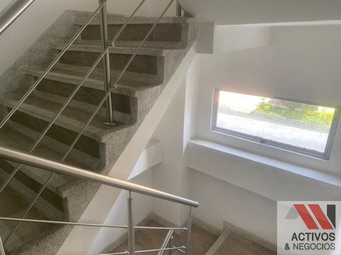 Apartamento de 3 alcobas en venta en La Castellana, Medellín, 217 m² · foto 4 de 24