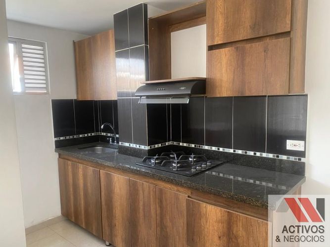 Apartamento de 3 alcobas en venta en La Castellana, Medellín, 217 m² · foto 7 de 24