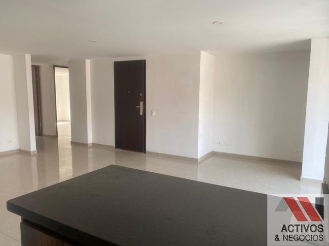 Apartamento de 3 alcobas en venta en La Castellana, Medellín, 217 m² · foto 10 de 24