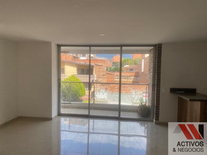 Apartamento de 3 alcobas en venta en La Castellana, Medellín, 217 m² · foto 12 de 24