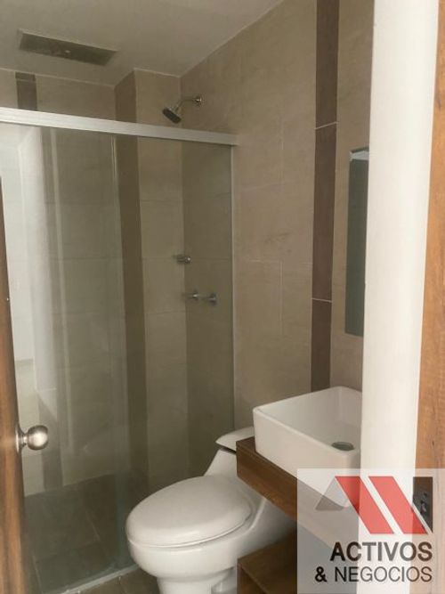 Apartamento de 3 alcobas en venta en La Castellana, Medellín, 217 m² · foto 16 de 24