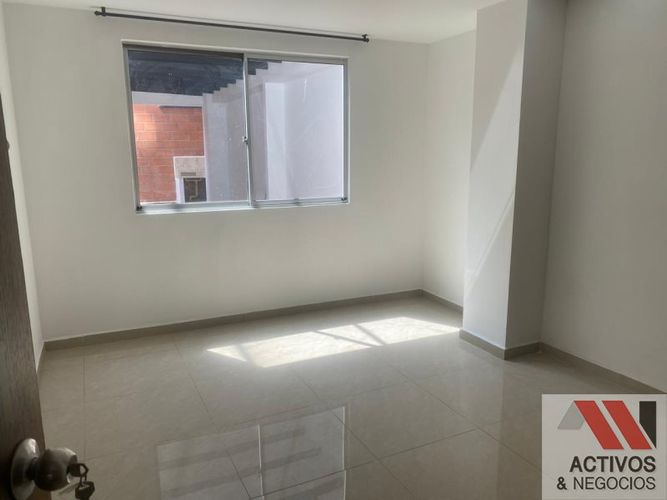 Apartamento de 3 alcobas en venta en La Castellana, Medellín, 217 m² · foto 18 de 24