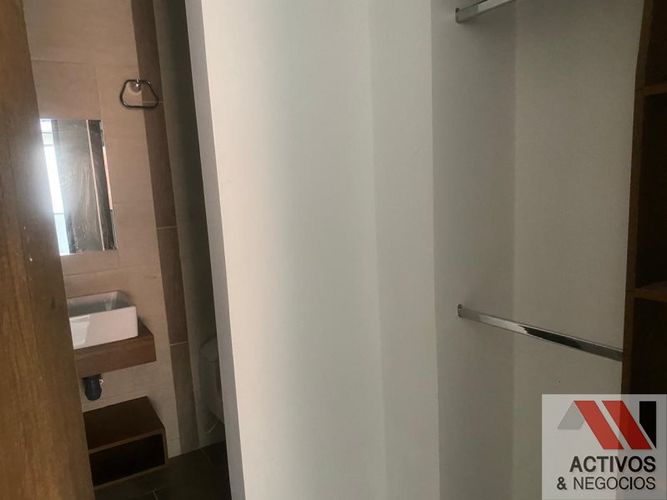 Apartamento de 3 alcobas en venta en La Castellana, Medellín, 217 m² · foto 21 de 24
