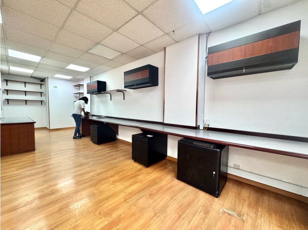 Office for rent in El Virrey, Bogotá