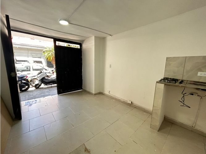 Local en arriendo en Florida Nueva, Medellín, 25 m² · foto 2 de 7