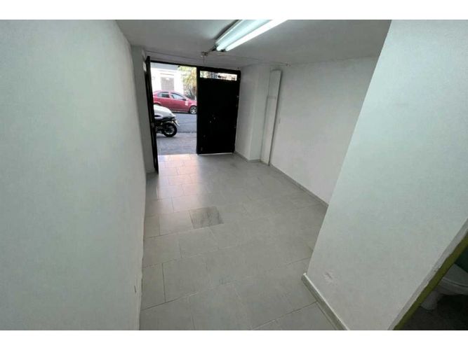 Local en arriendo en Florida Nueva, Medellín, 25 m² · foto 3 de 7
