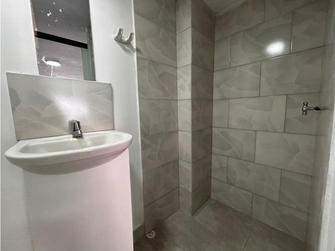 Local en arriendo en Florida Nueva, Medellín, 25 m² · foto 6 de 7