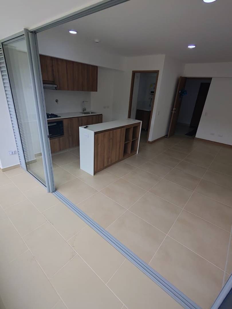 Apartamento en arriendo en Las Lomitas, Sabaneta · foto 2 de 16