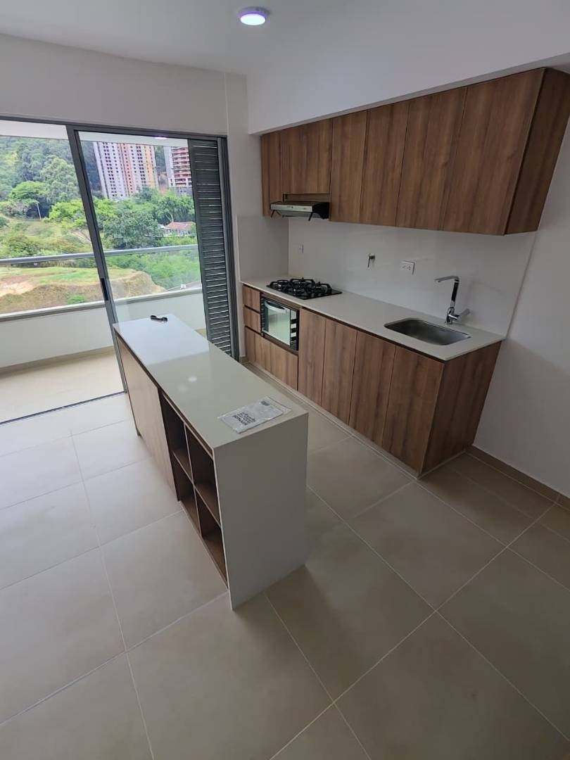 Apartamento en arriendo en Las Lomitas, Sabaneta · foto 3 de 16