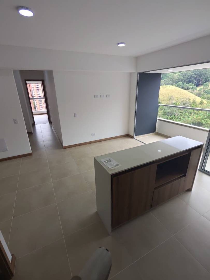 Apartamento en arriendo en Las Lomitas, Sabaneta · foto 4 de 16