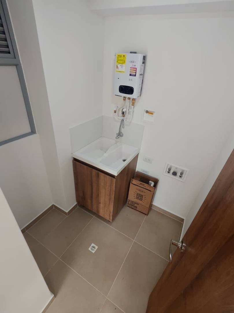 Apartamento en arriendo en Las Lomitas, Sabaneta · foto 16 de 16