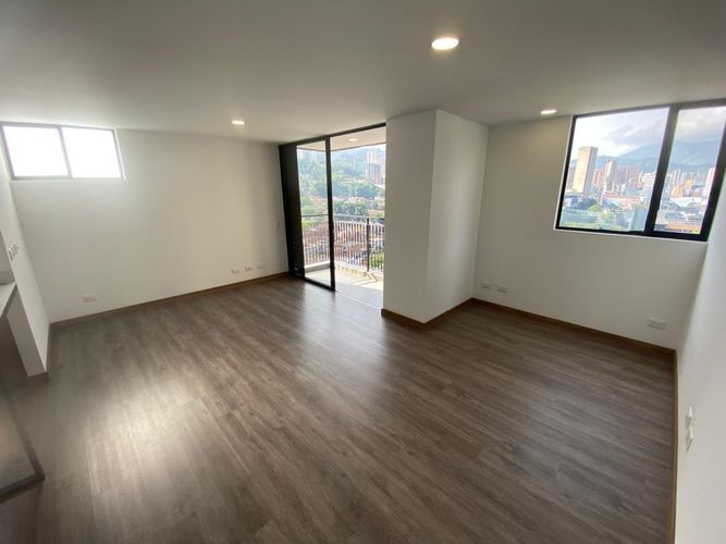 Apartamento de 3 alcobas en arriendo en Camino Verde, Envigado, 75 m² · foto 9 de 12