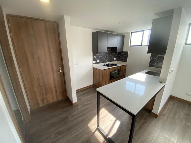 Apartamento de 3 alcobas en arriendo en Camino Verde, Envigado, 75 m² · foto 2 de 12