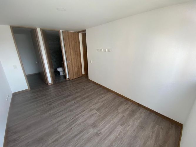 Apartamento de 3 alcobas en arriendo en Camino Verde, Envigado, 75 m² · foto 8 de 12