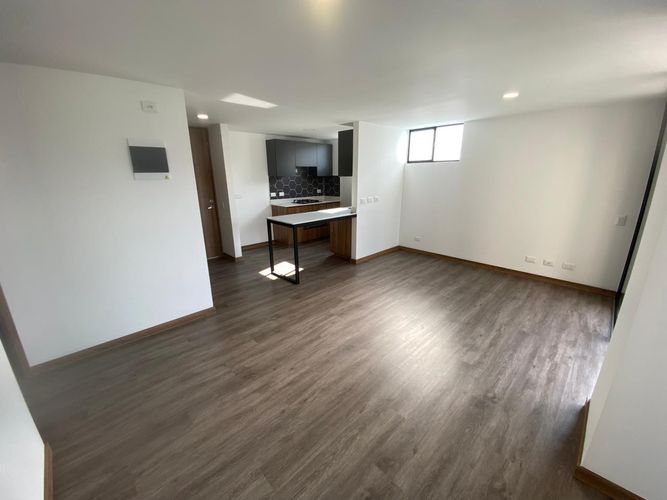 Apartamento de 3 alcobas en arriendo en Camino Verde, Envigado, 75 m² · foto 5 de 12