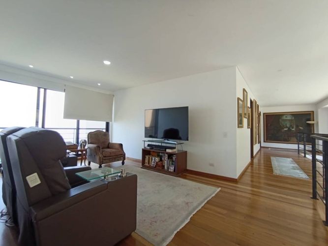 Casa de 4 alcobas en venta en Las Palmas, Medellín, 555 m² · foto 4 de 24