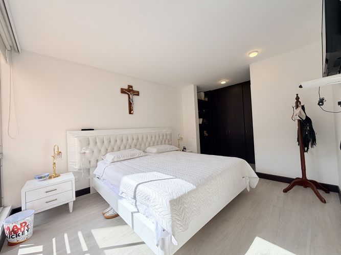Apartamento de 3 alcobas en venta en Zuria, Madrid, 84 m² · foto 14 de 16