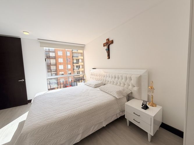 Apartamento de 3 alcobas en venta en Zuria, Madrid, 84 m² · foto 12 de 16